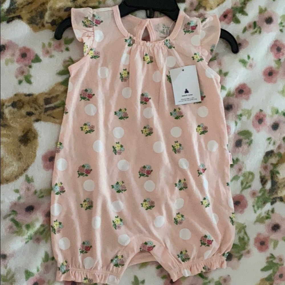 Baby girls romper, size 6-12